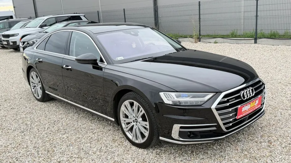 AUDI A8 -