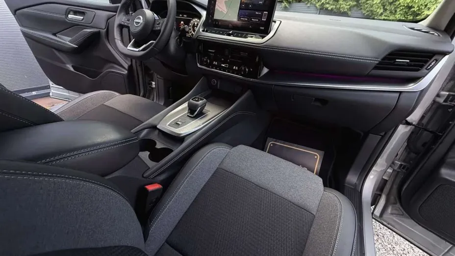 NISSAN Qashqai -