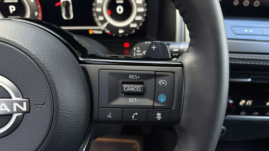 NISSAN Qashqai -