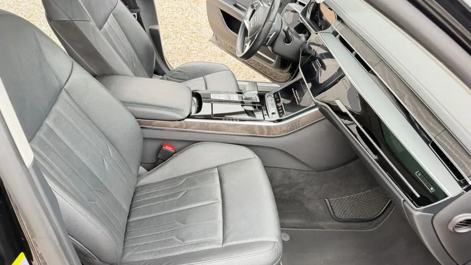 AUDI A8 -