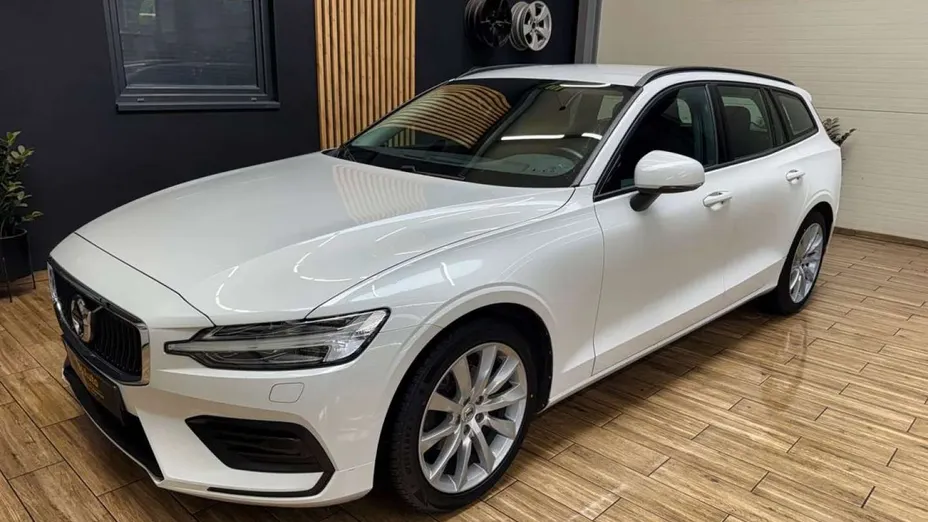 VOLVO V60 -