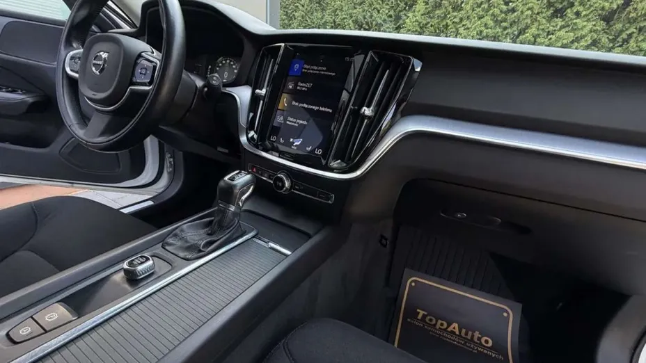 VOLVO V60 -