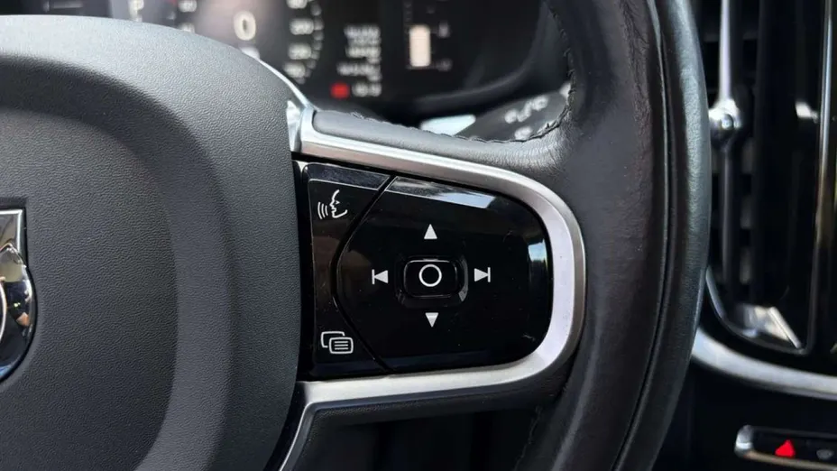VOLVO V60 -