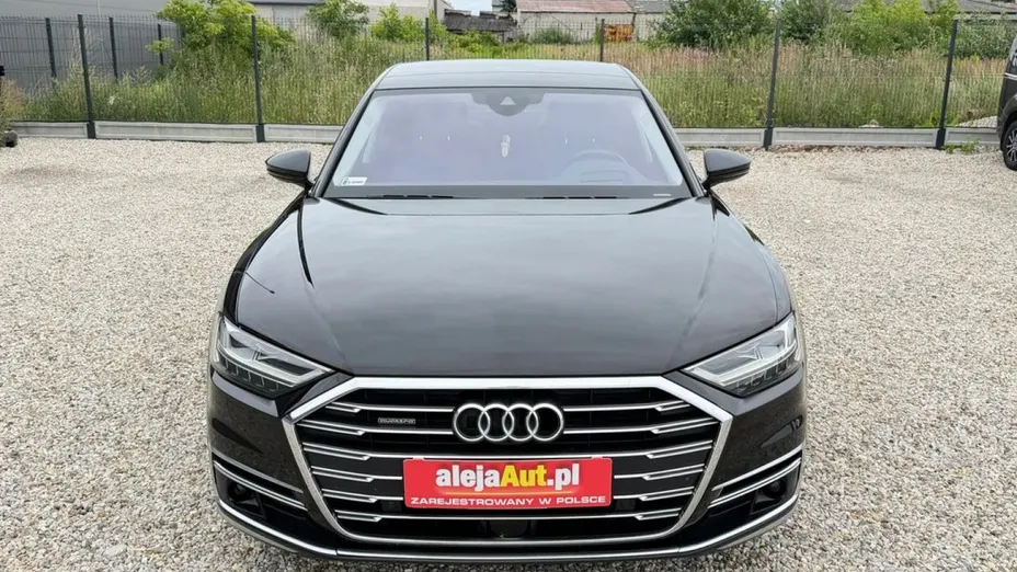 AUDI A8 -
