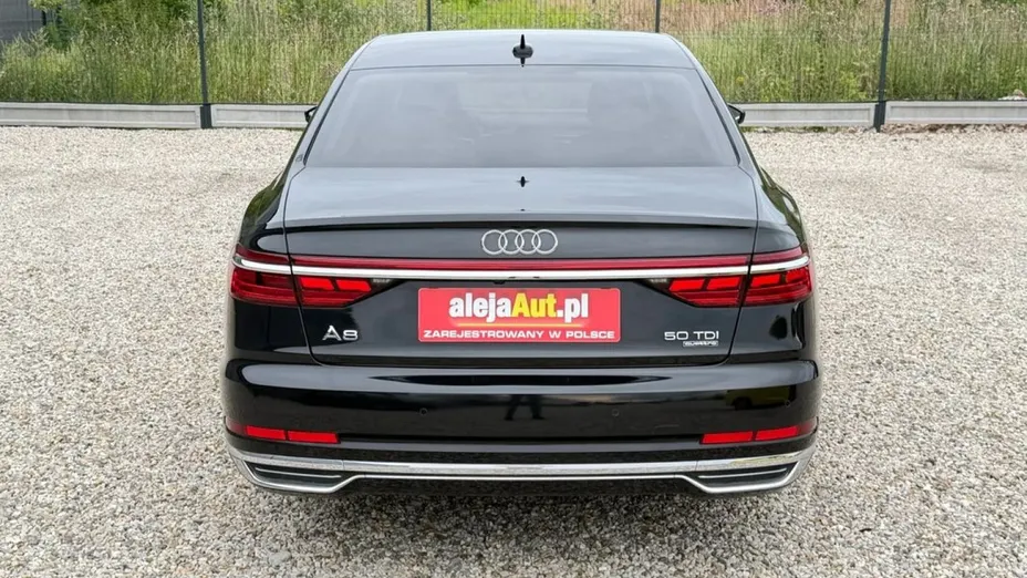 AUDI A8 -