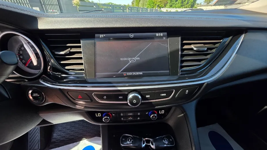 OPEL Insignia -