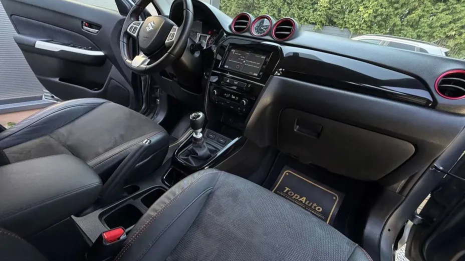 SUZUKI Vitara -