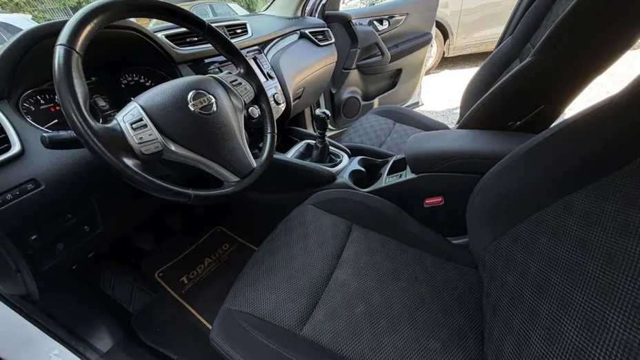 NISSAN Qashqai -