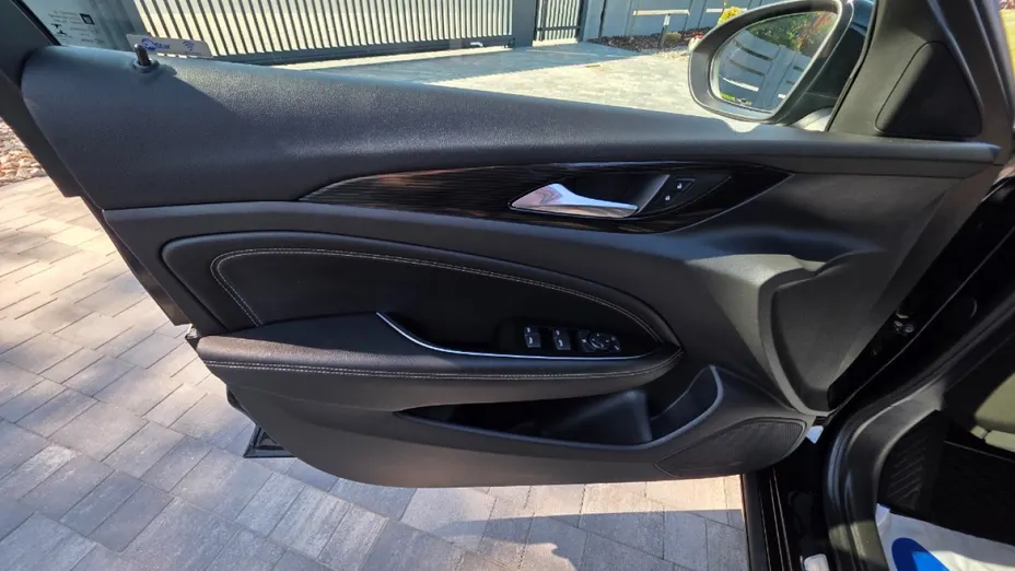 OPEL Insignia -