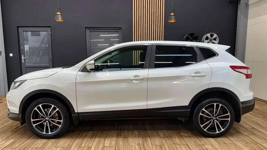 NISSAN Qashqai -