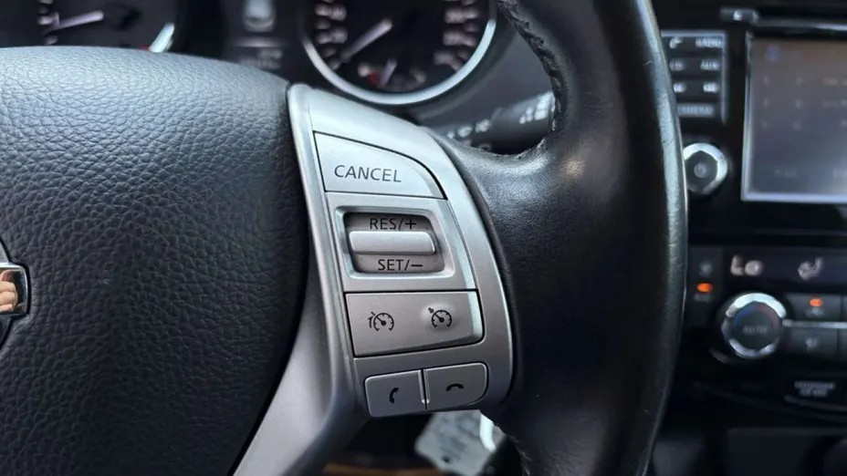 NISSAN Qashqai -