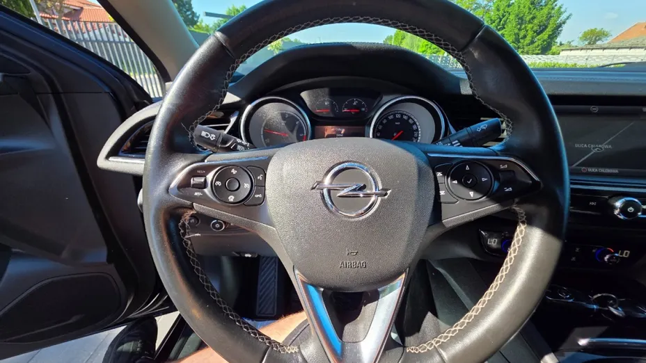 OPEL Insignia -