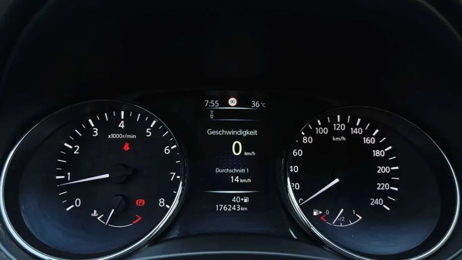 NISSAN Qashqai -