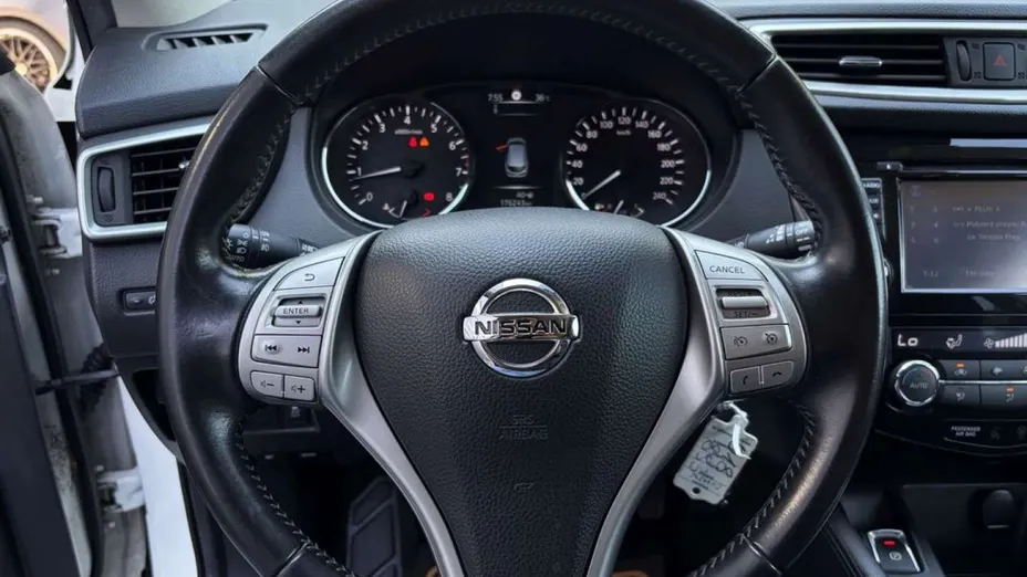 NISSAN Qashqai -
