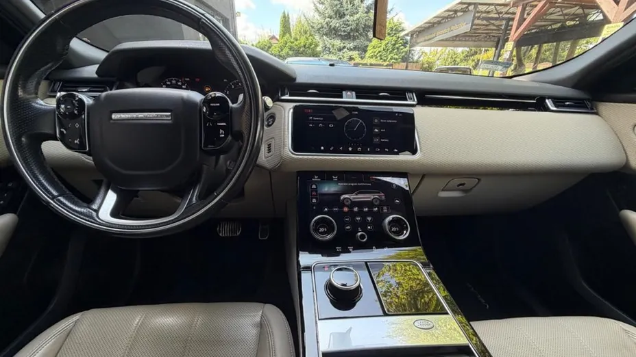 LAND ROVER Range Rover Velar -