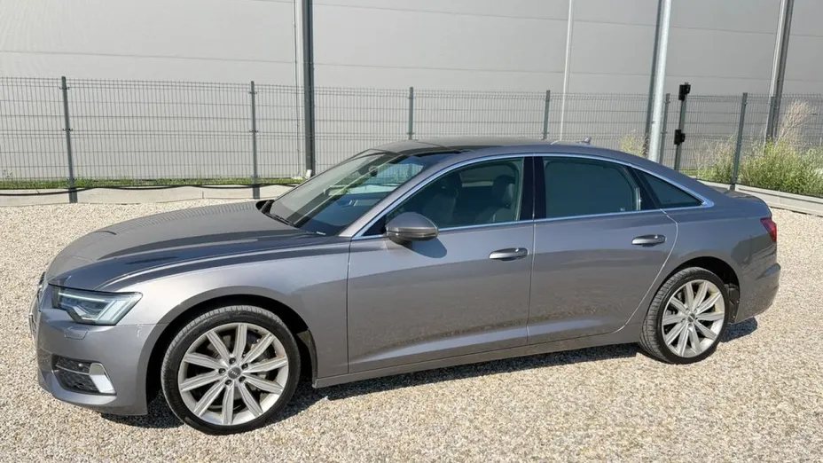 AUDI A6 -