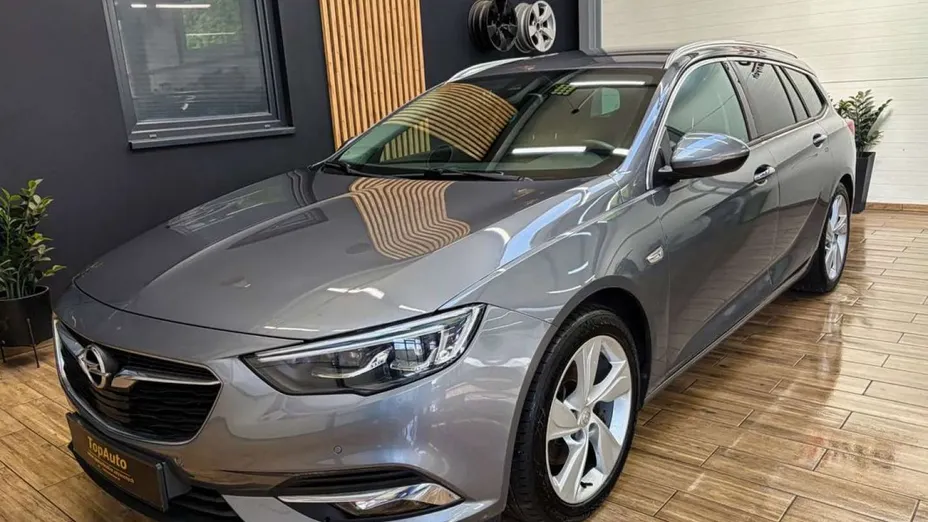 OPEL Insignia -