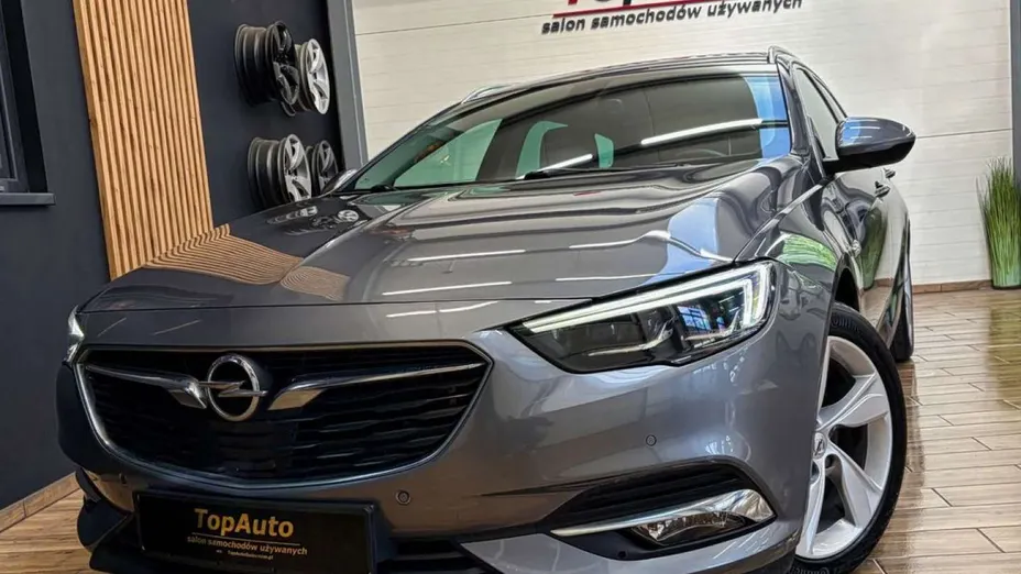 OPEL Insignia -