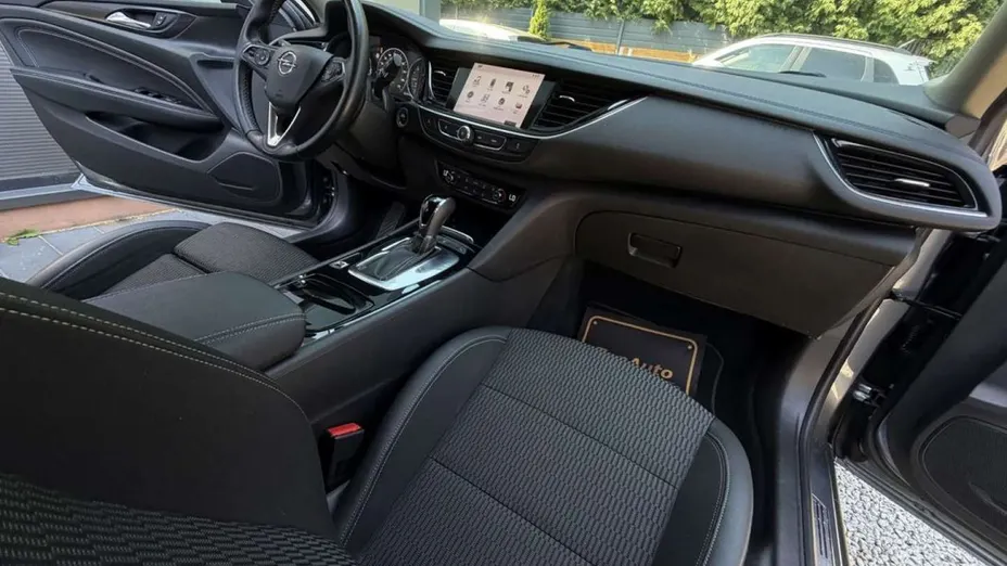 OPEL Insignia -