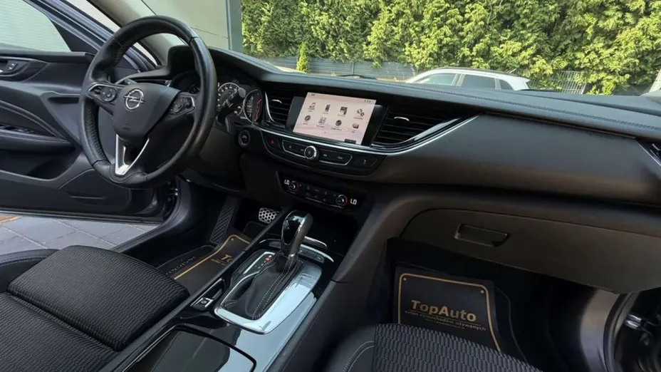OPEL Insignia -