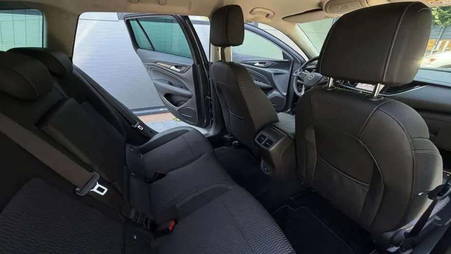 OPEL Insignia -