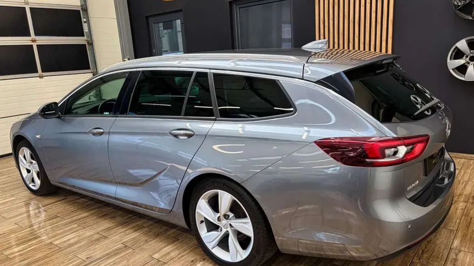 OPEL Insignia -