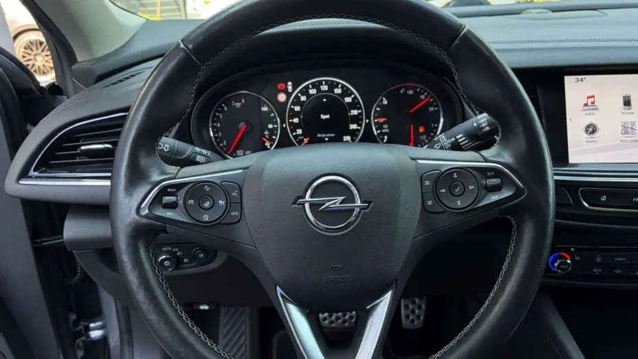 OPEL Insignia -