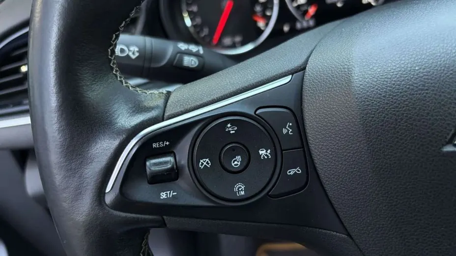 OPEL Insignia -