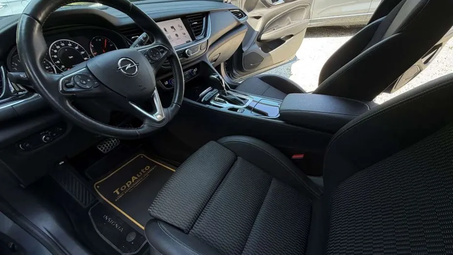 OPEL Insignia -