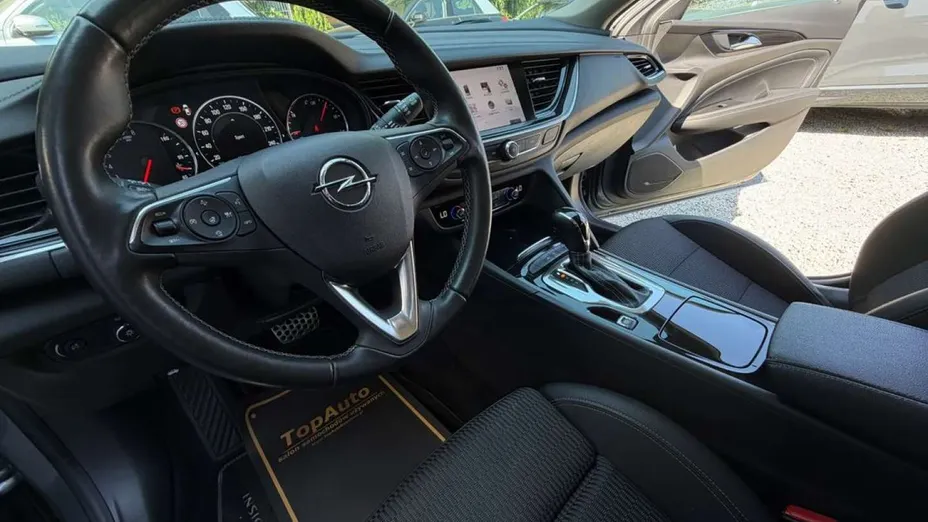 OPEL Insignia -