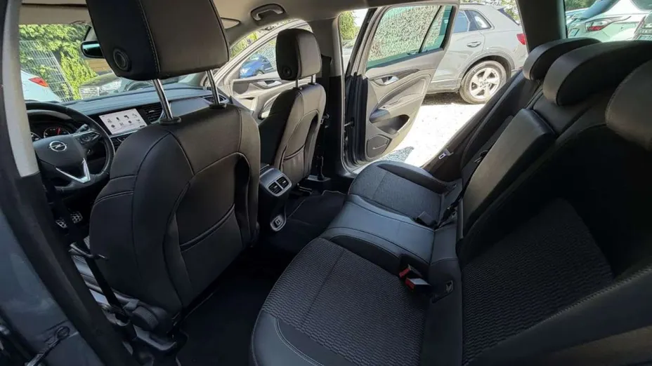OPEL Insignia -