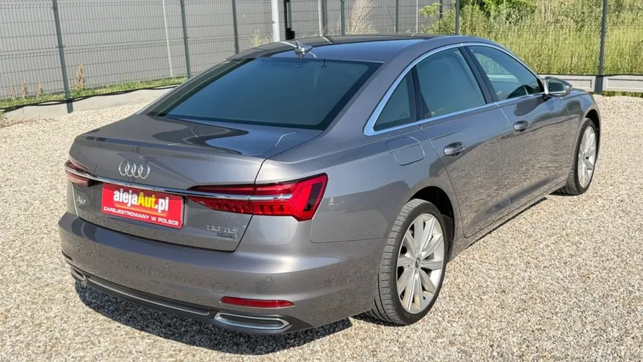 AUDI A6 -