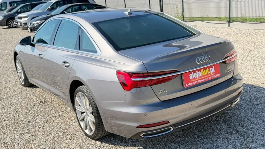 AUDI A6 -
