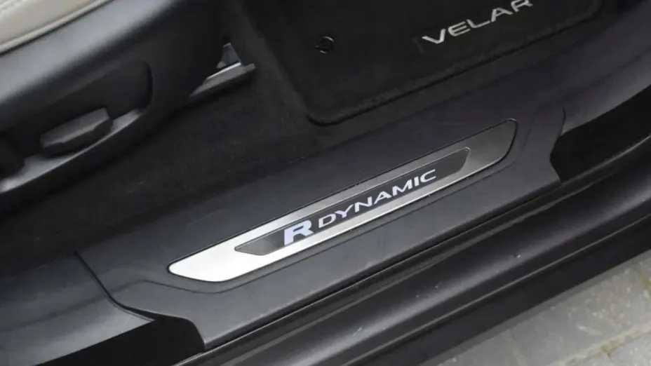 LAND ROVER Range Rover Velar -