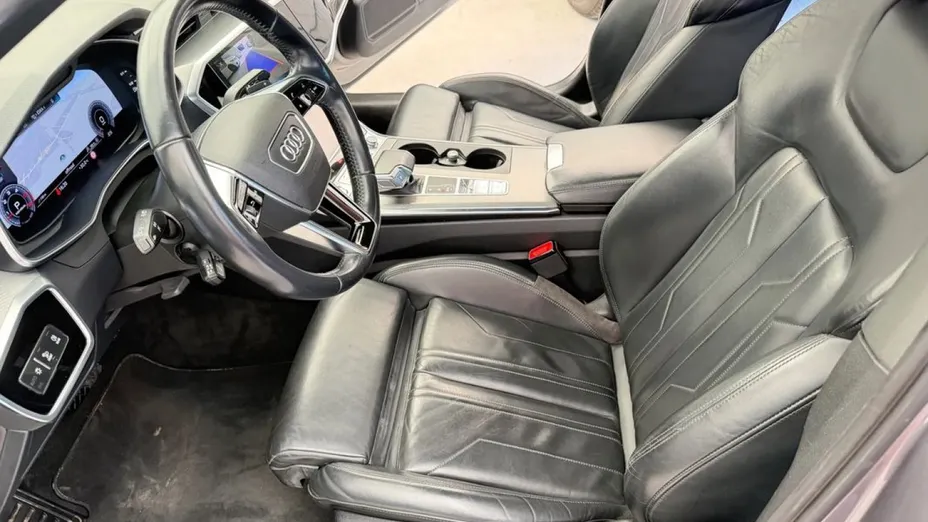 AUDI A6 -