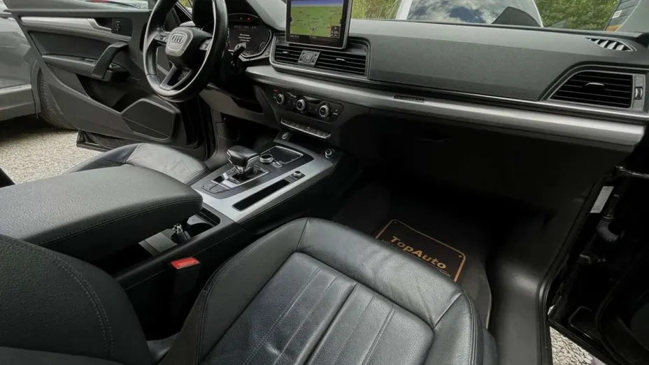 AUDI Q5 -