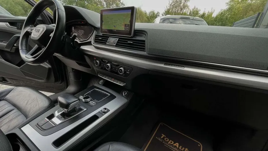 AUDI Q5 -