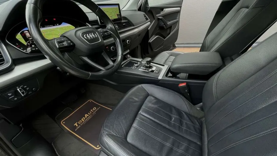 AUDI Q5 -