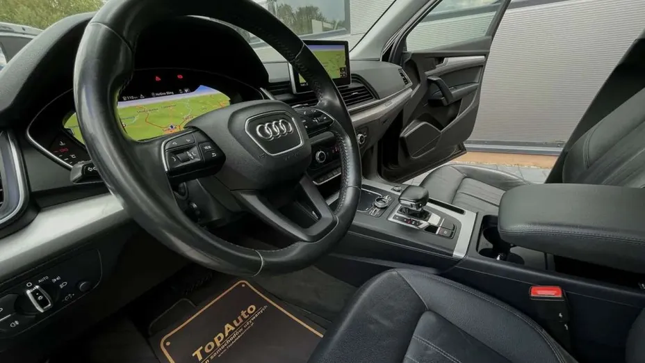 AUDI Q5 -