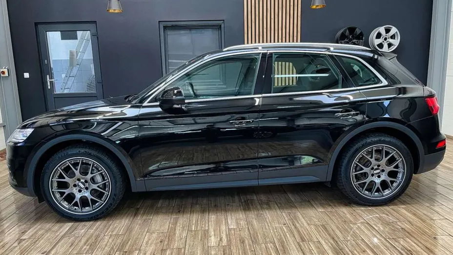 AUDI Q5 -