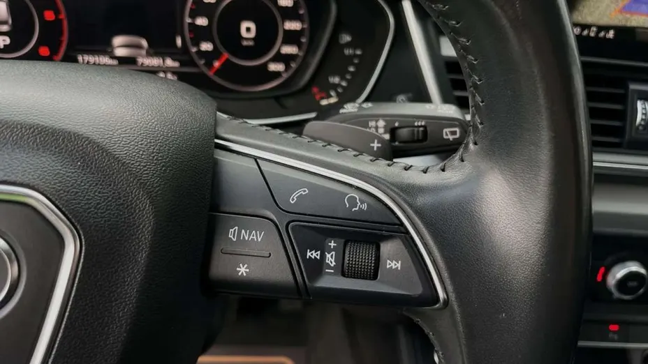 AUDI Q5 -