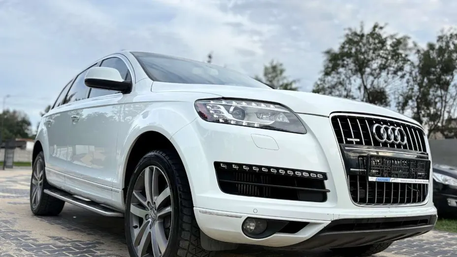 AUDI Q7 -