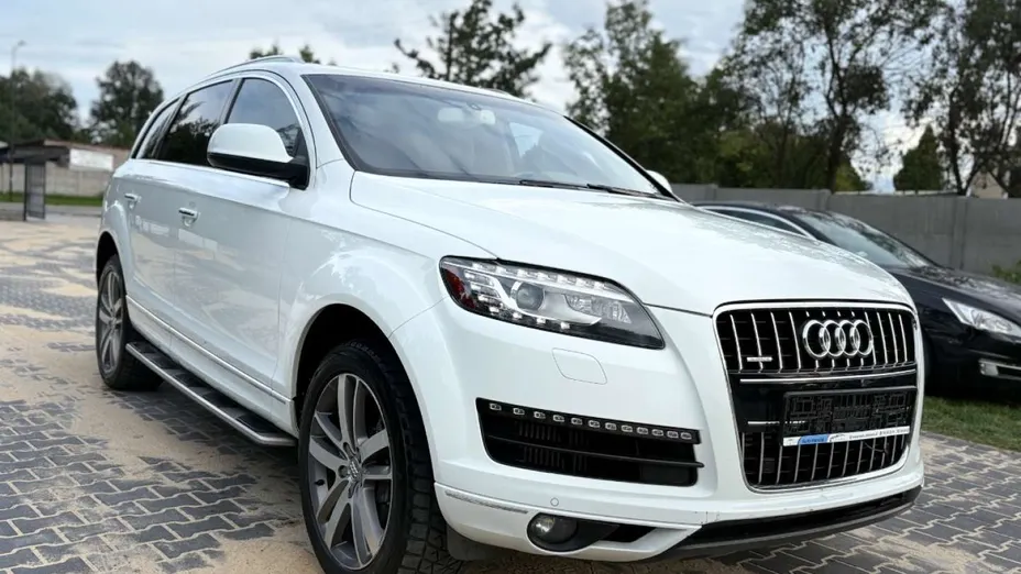 AUDI Q7 -