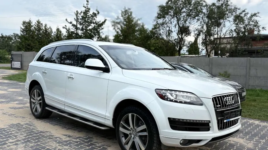 AUDI Q7 -