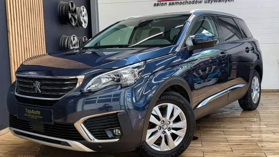 PEUGEOT 5008 -