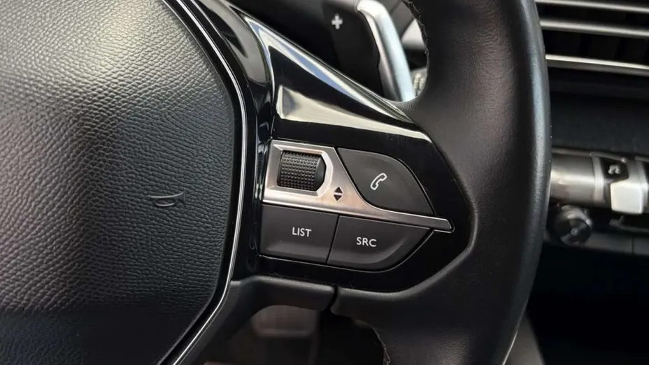 PEUGEOT 5008 -
