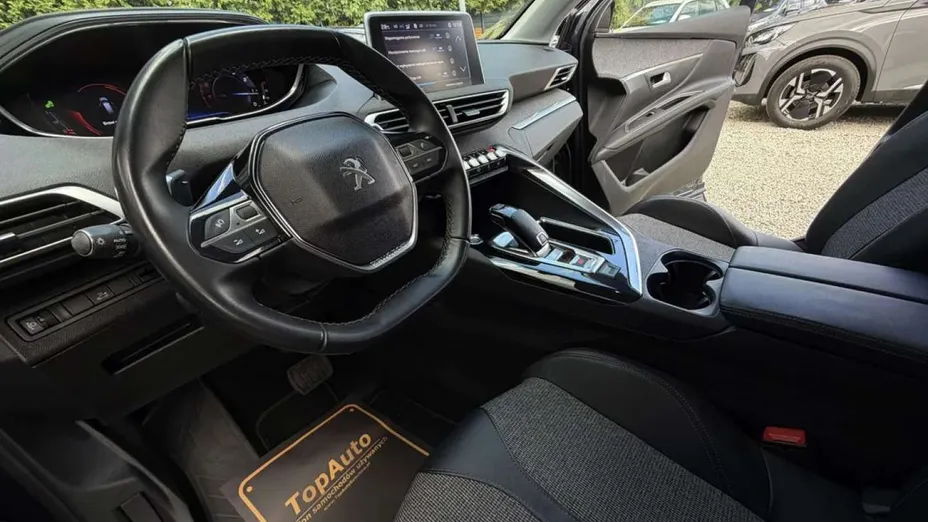 PEUGEOT 5008 -