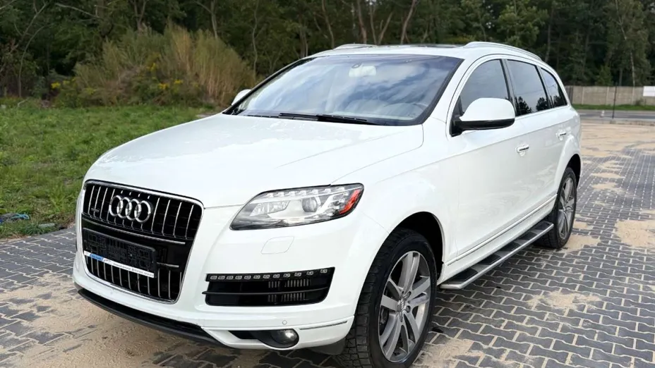AUDI Q7 -