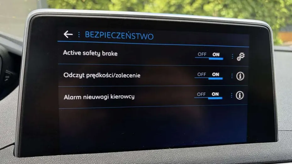 PEUGEOT 5008 -