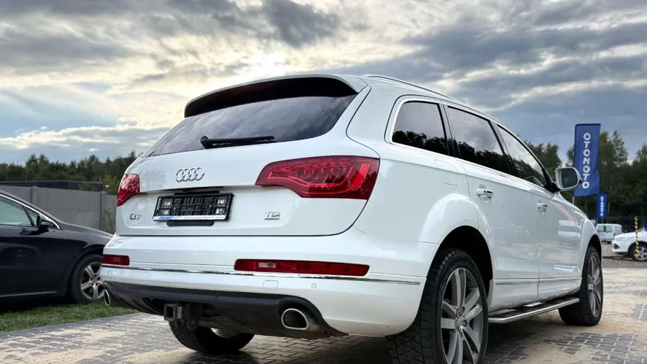 AUDI Q7 -